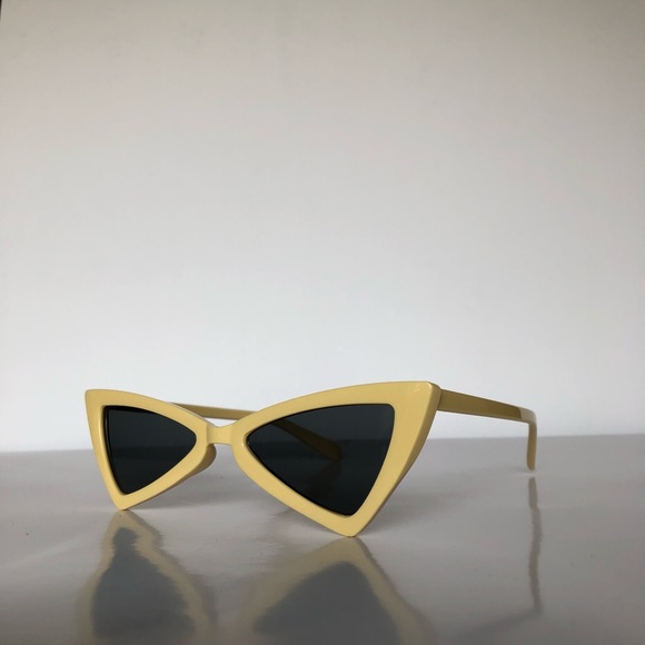 Butterfly Frame Retro Festival Sunglasses - Picture 3 of 5